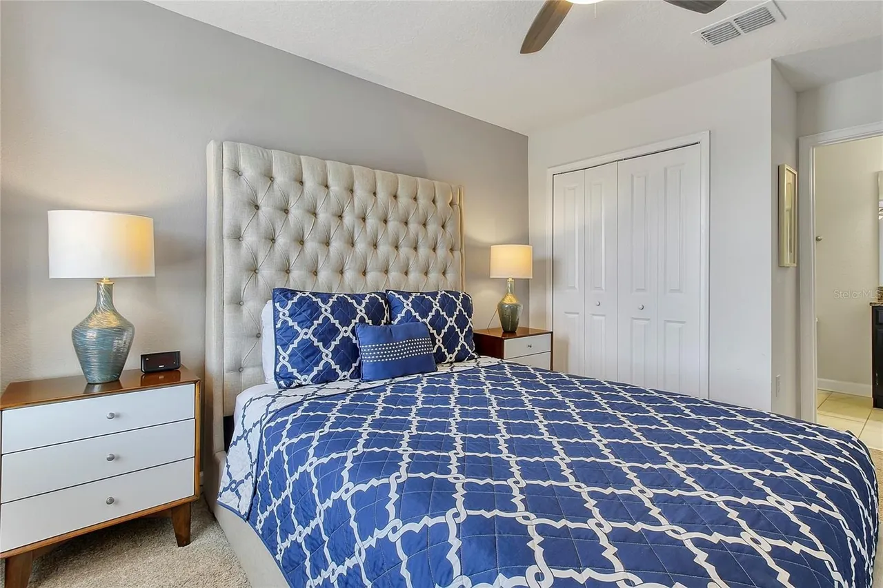 Slide show image of the Orlando Florida Home for Sale 35