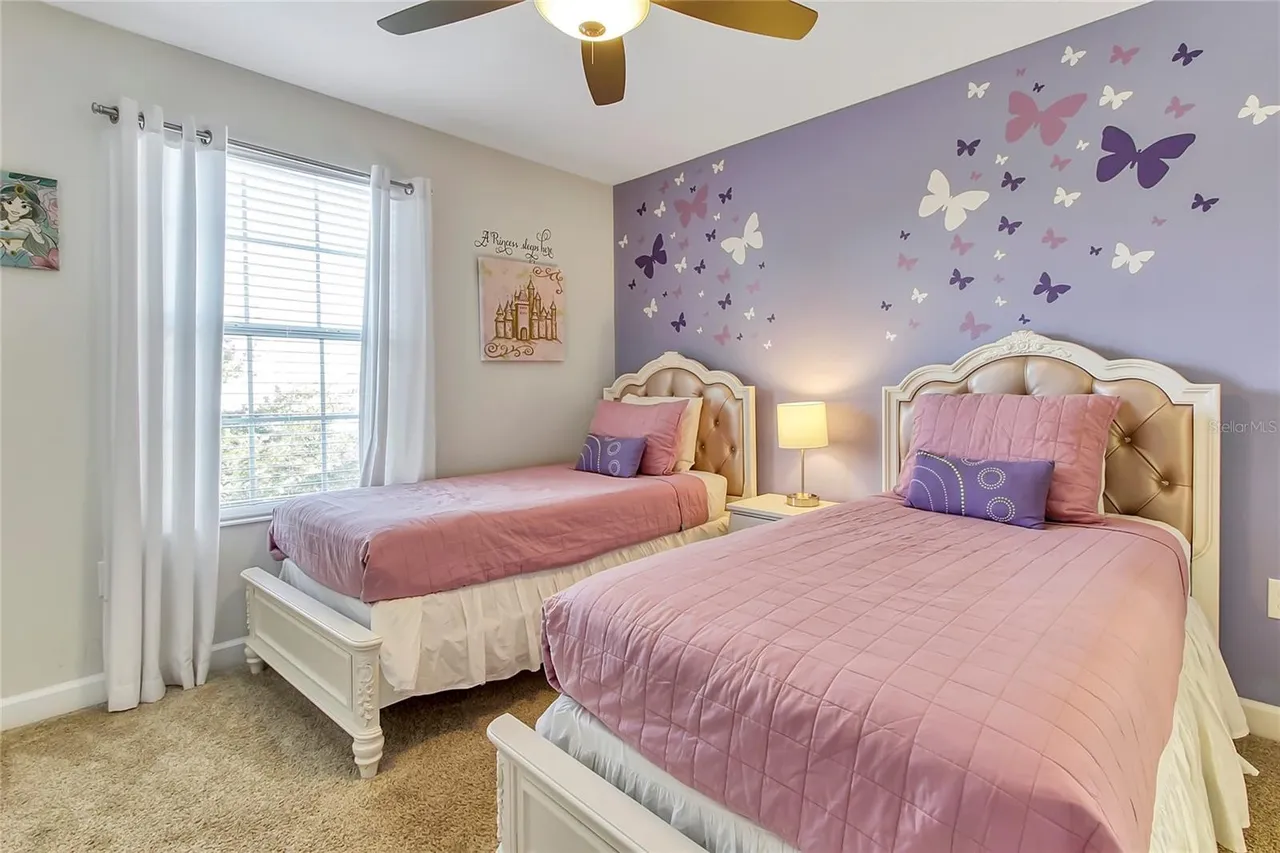 Slide show image of the Orlando Florida Home for Sale 50