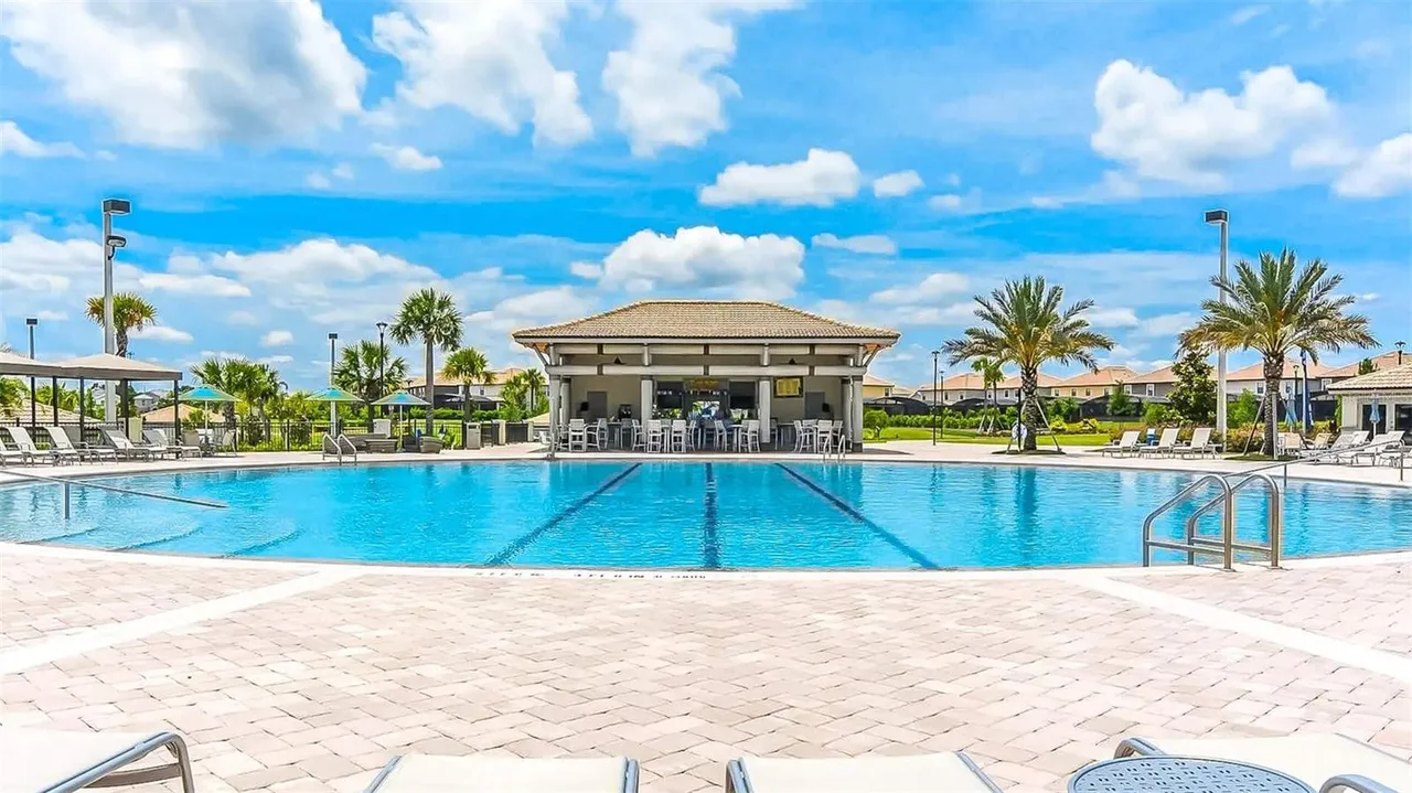 Slide show image of the Orlando Florida Home for Sale 61