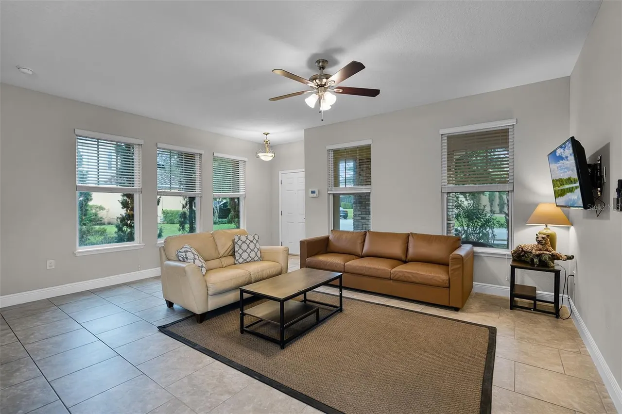Slide show image of the Orlando Florida Home for Sale 06