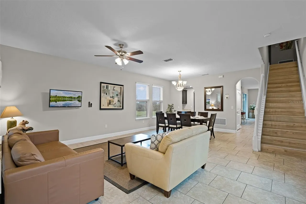 Slide show image of the Orlando Florida Home for Sale 09