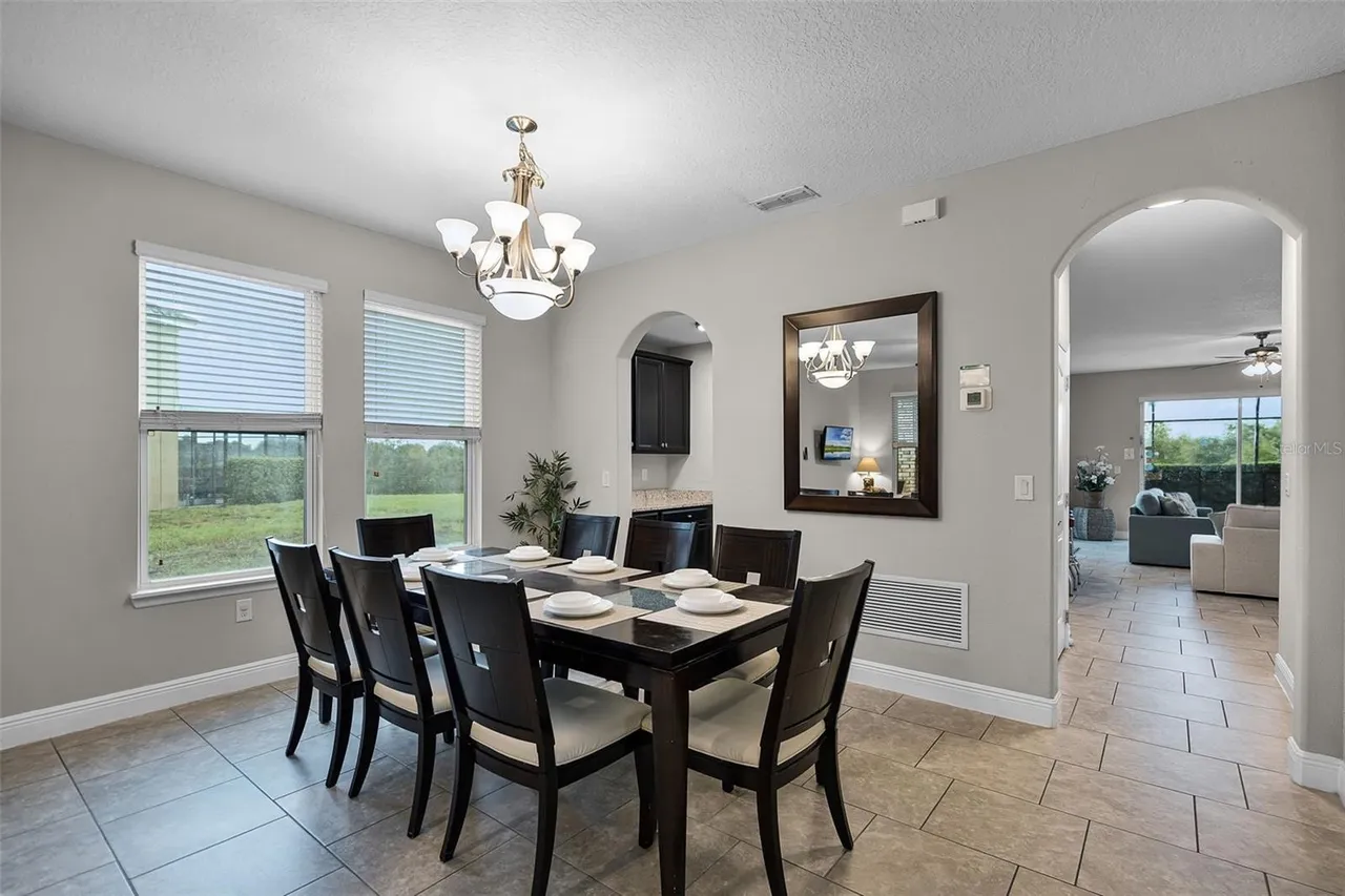 Slide show image of the Orlando Florida Home for Sale 10