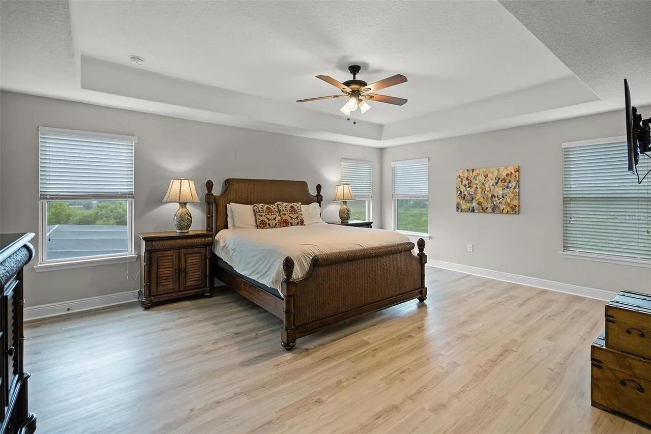 Slide show image of the Orlando Florida Home for Sale 12