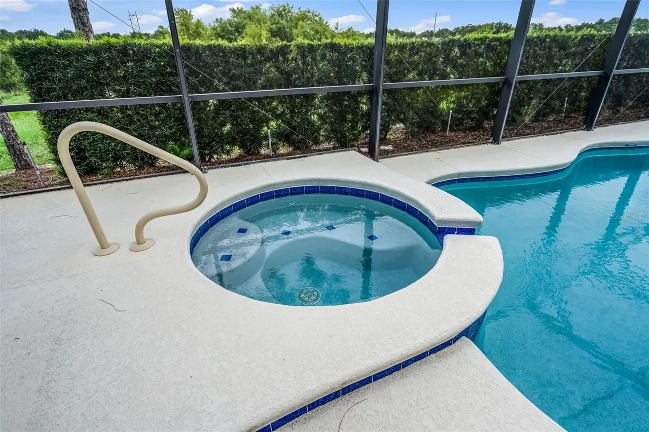 Slide show image of the Orlando Florida Home for Sale 15