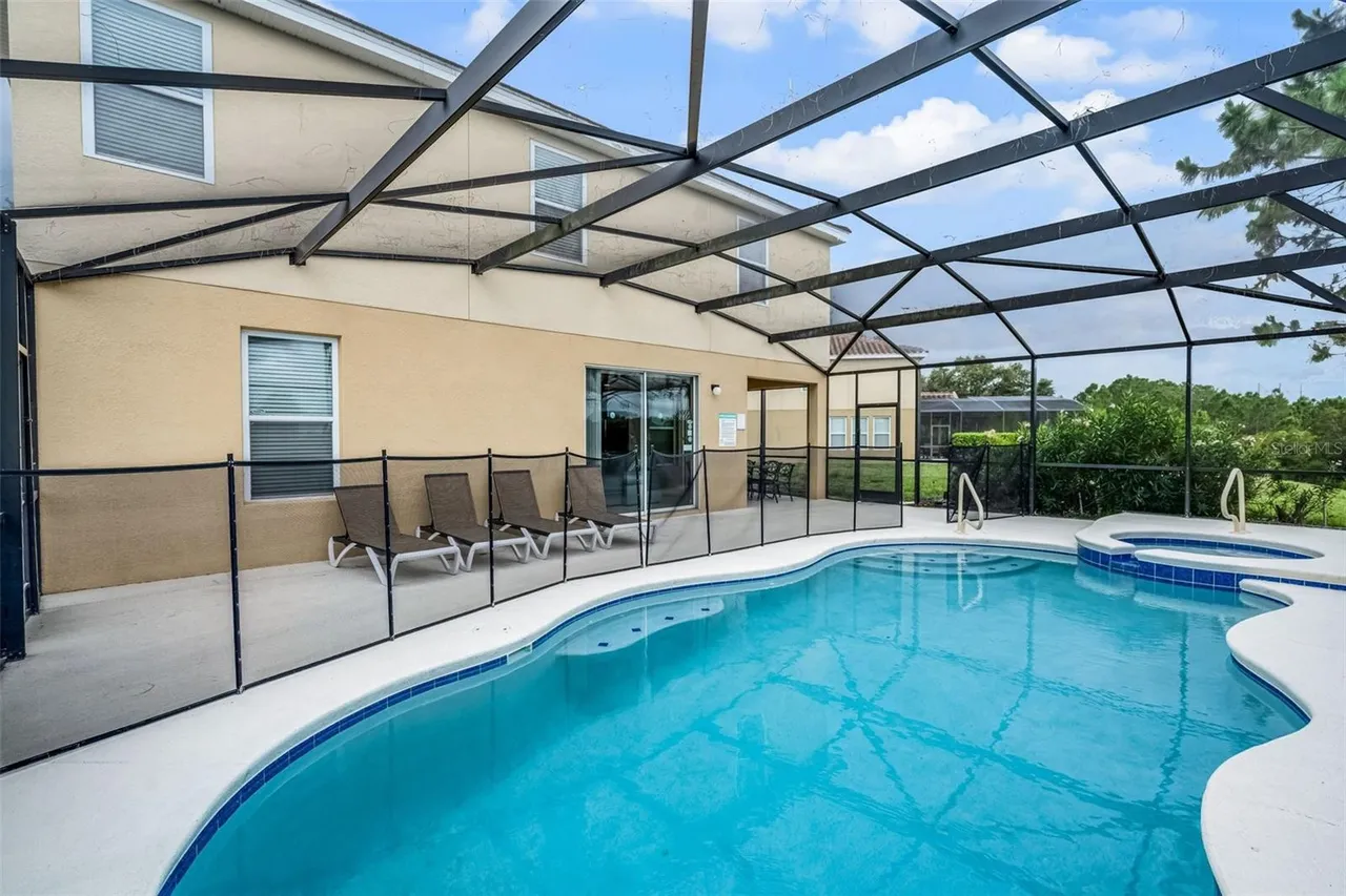 Slide show image of the Orlando Florida Home for Sale 17