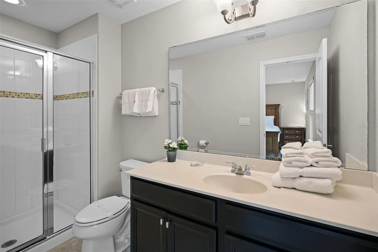 Slide show image of the Orlando Florida Home for Sale 25