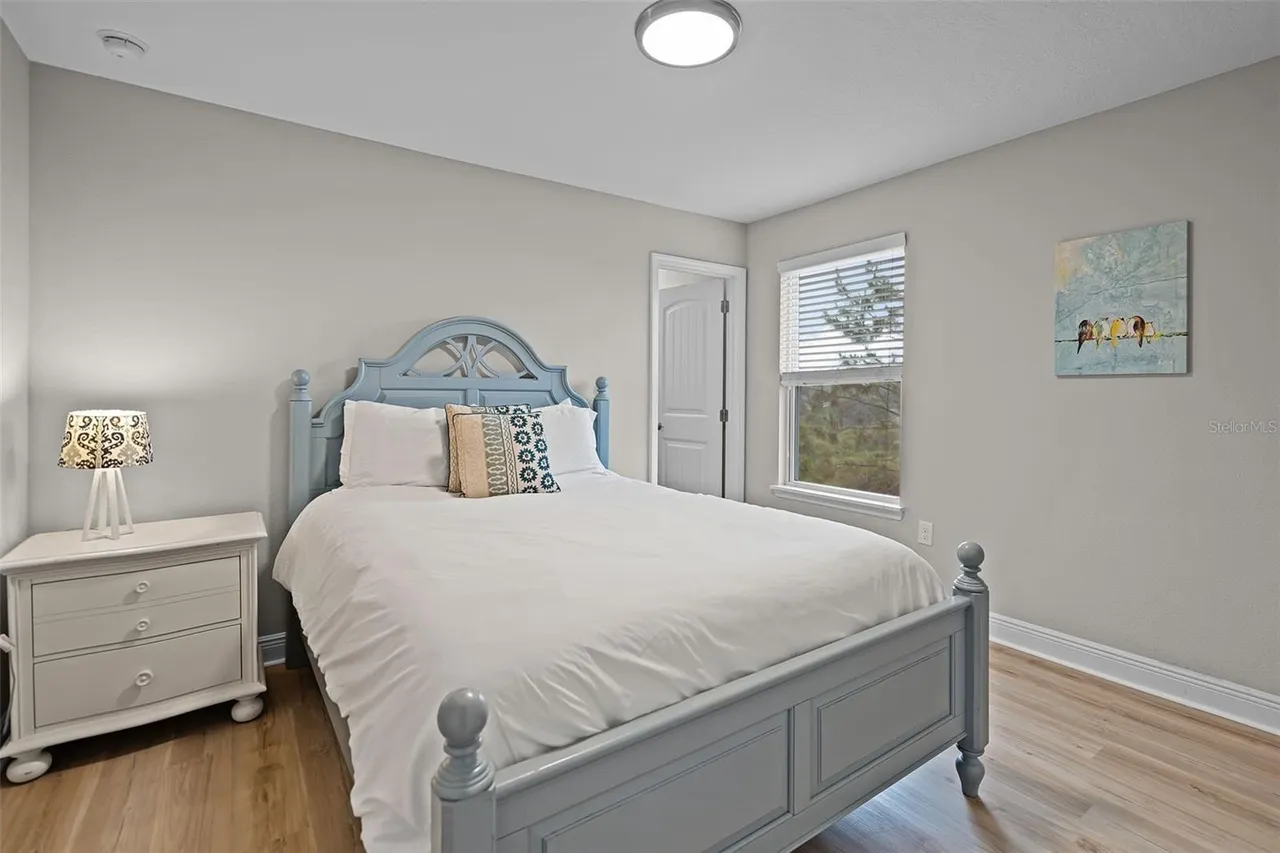 Slide show image of the Orlando Florida Home for Sale 26