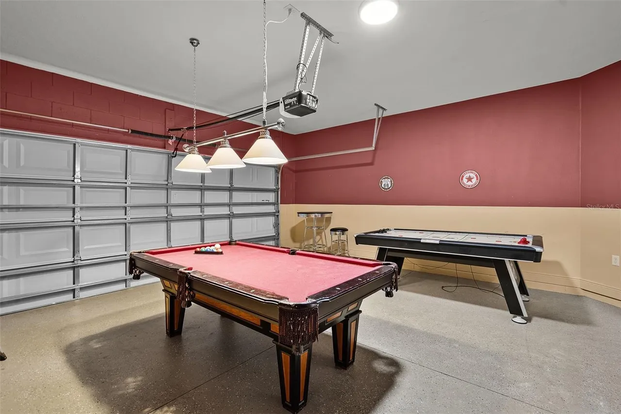 Slide show image of the Orlando Florida Home for Sale 41