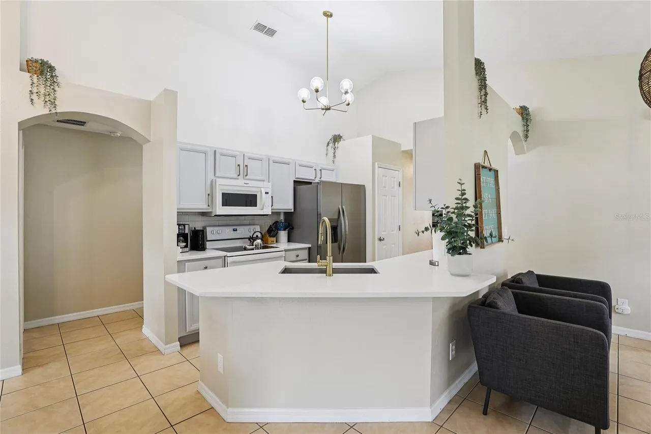 Slide show image of the Orlando Florida Home for Sale 11