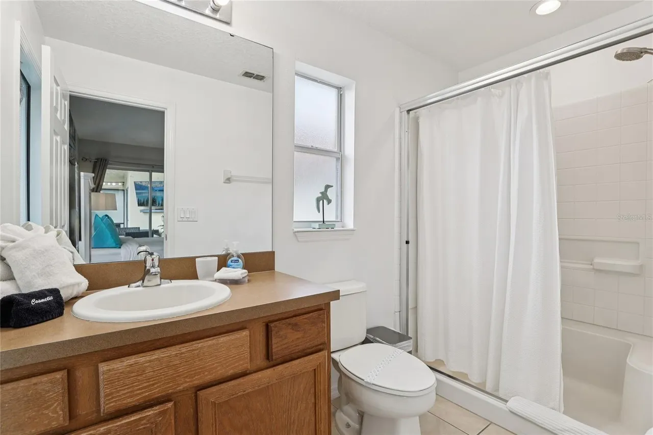 Slide show image of the Orlando Florida Home for Sale 14