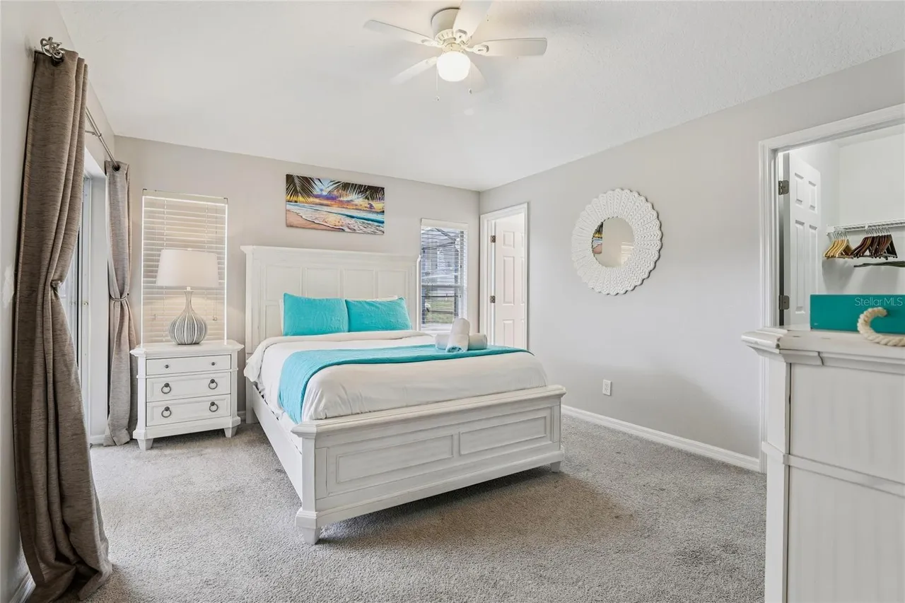 Slide show image of the Orlando Florida Home for Sale 15