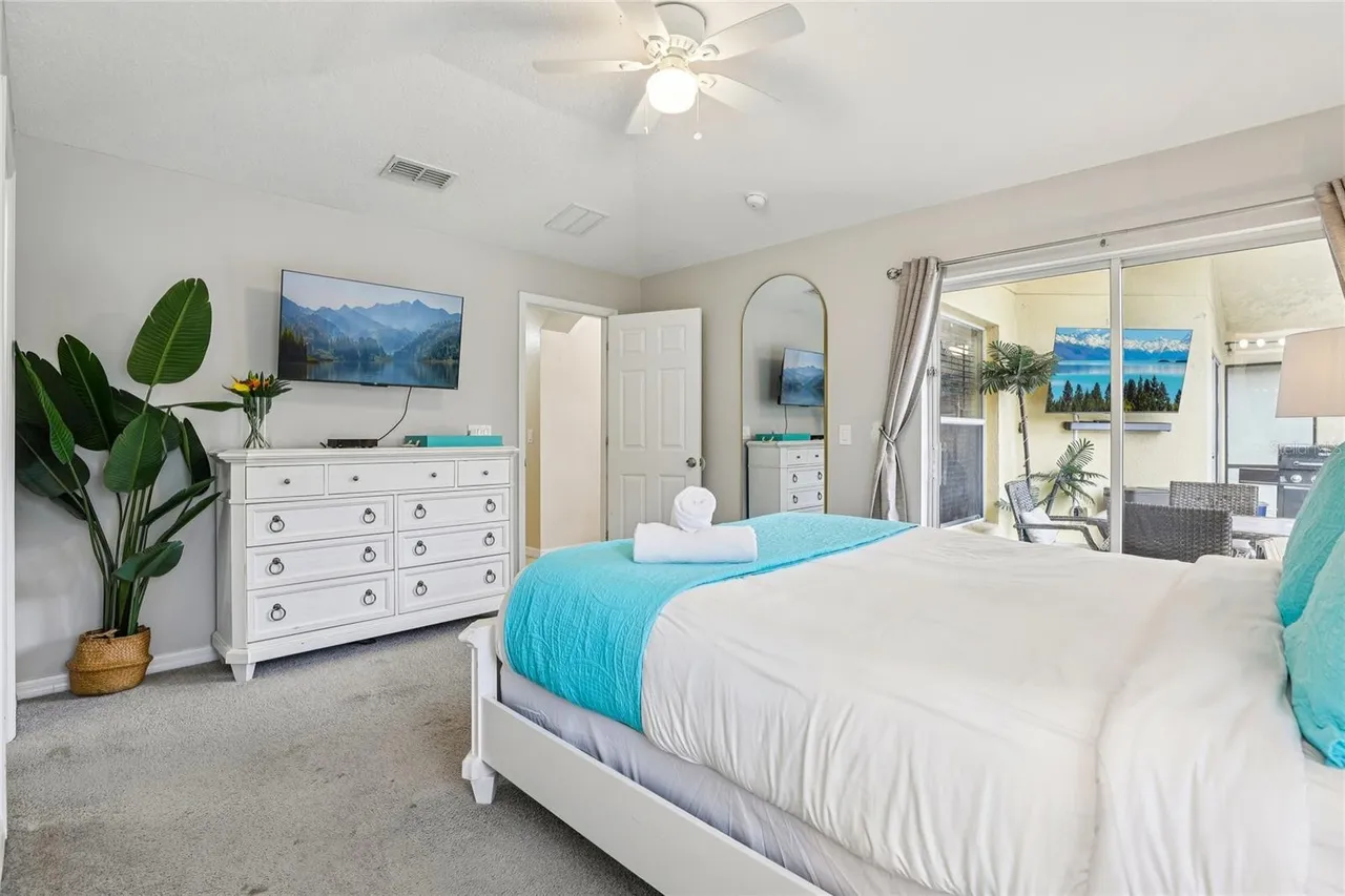 Slide show image of the Orlando Florida Home for Sale 17
