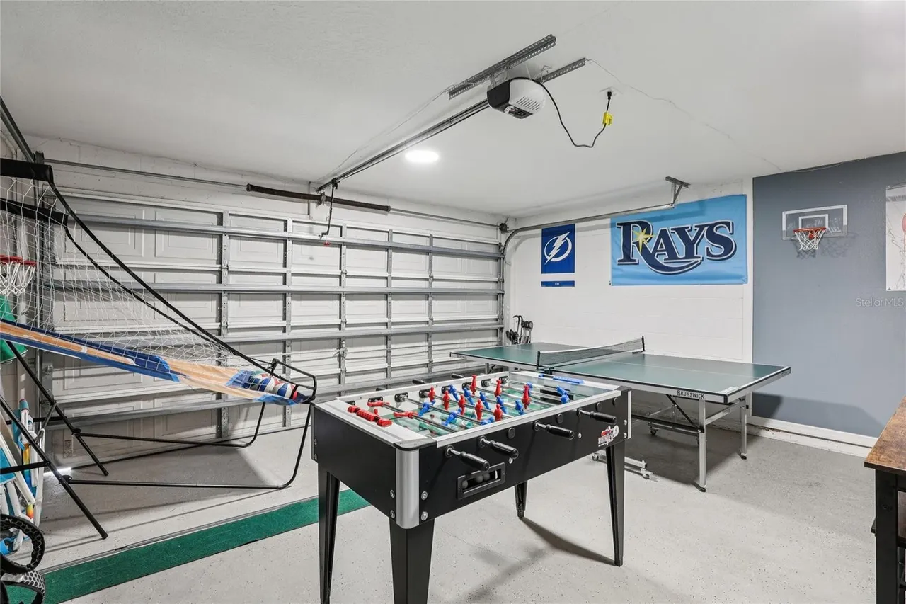Slide show image of the Orlando Florida Home for Sale 29
