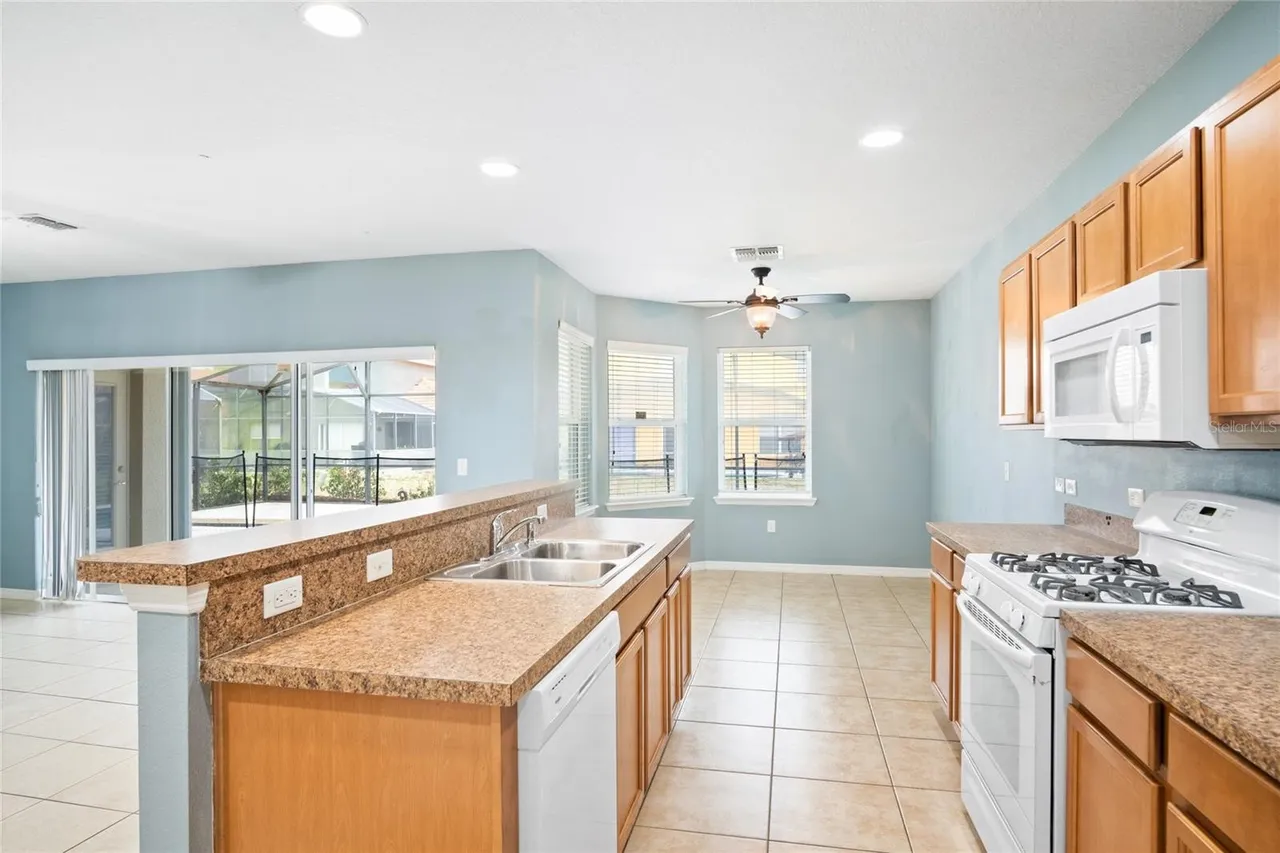 Slide show image of the Orlando Florida Home for Sale 10