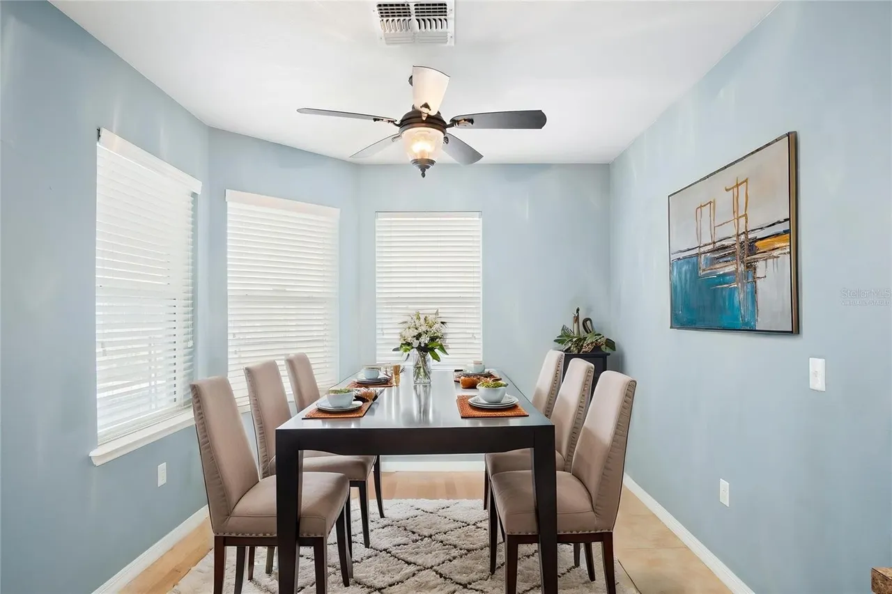 Slide show image of the Orlando Florida Home for Sale 15