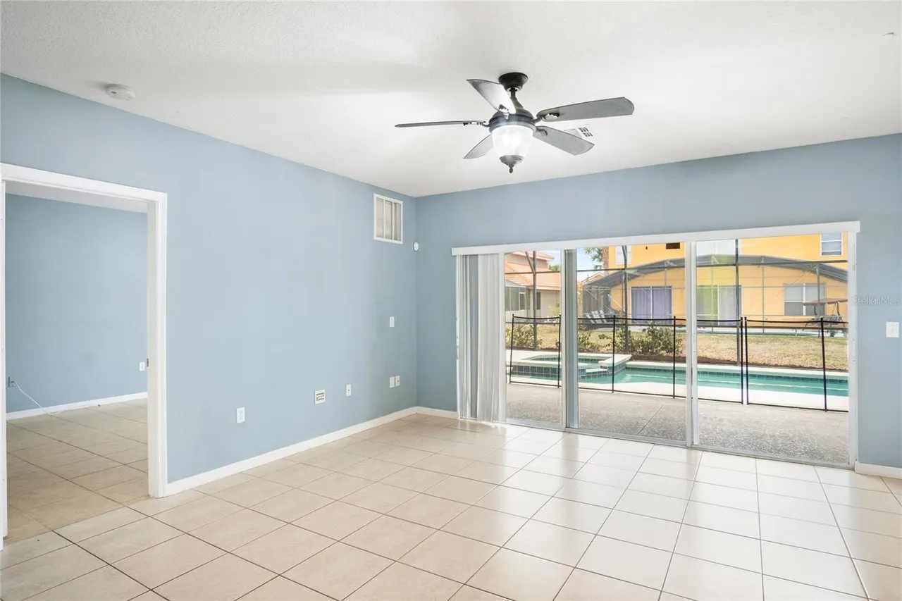 Slide show image of the Orlando Florida Home for Sale 17