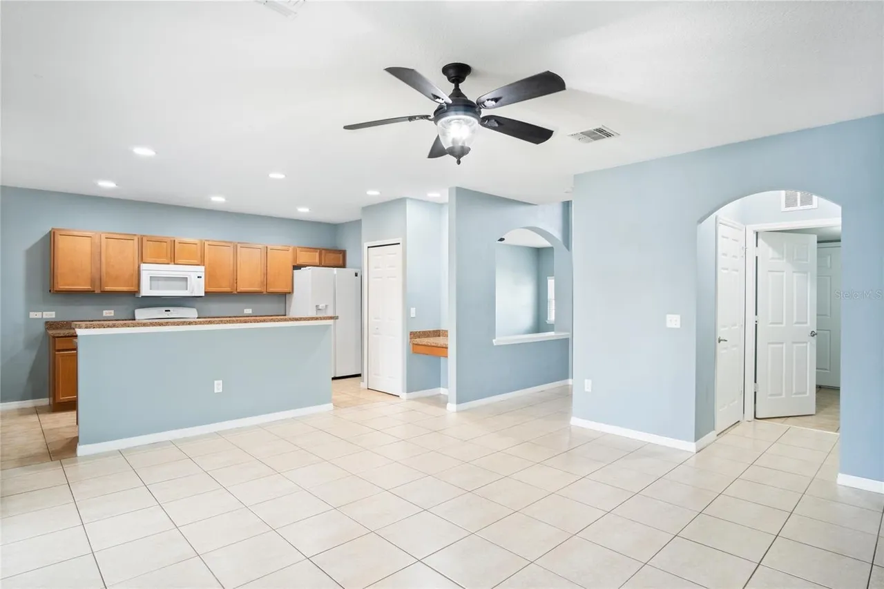 Slide show image of the Orlando Florida Home for Sale 18