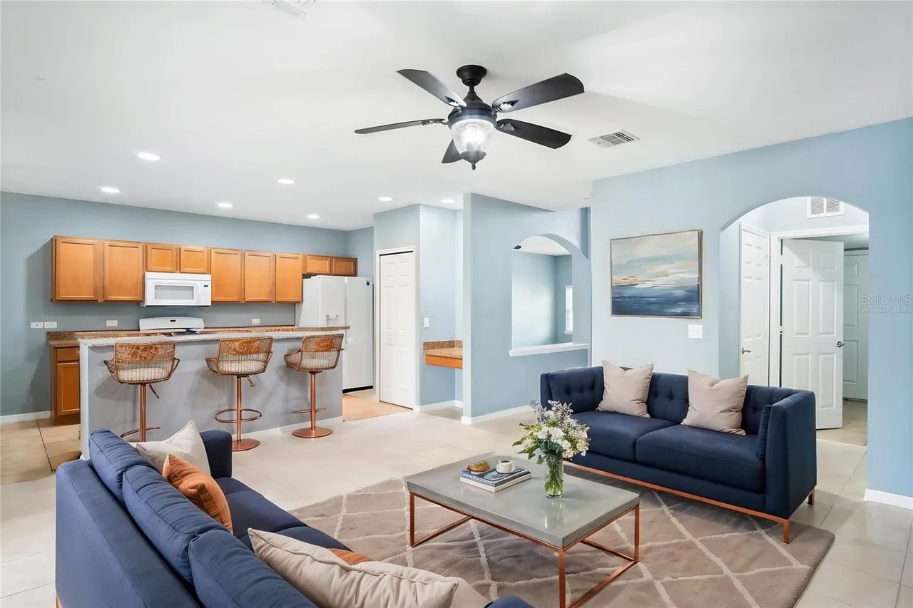 Slide show image of the Orlando Florida Home for Sale 19