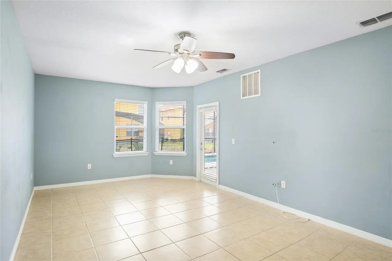 Slide show image of the Orlando Florida Home for Sale 22
