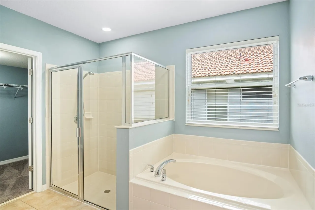 Slide show image of the Orlando Florida Home for Sale 25