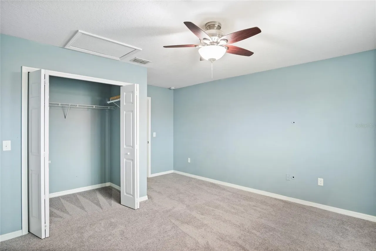 Slide show image of the Orlando Florida Home for Sale 34
