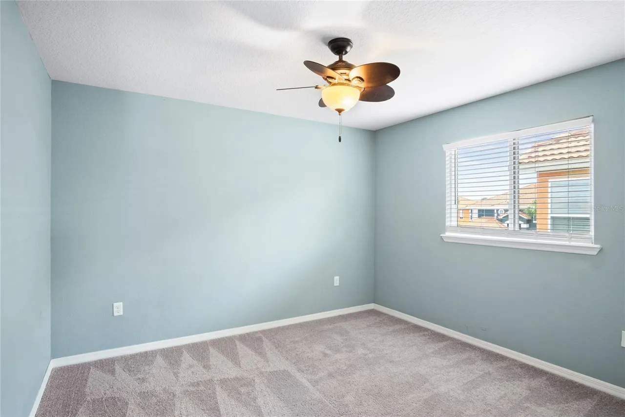 Slide show image of the Orlando Florida Home for Sale 35