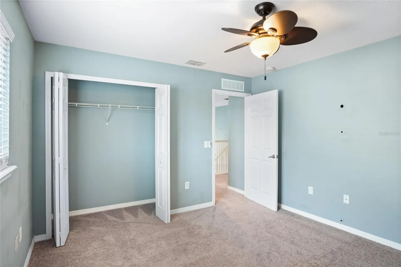 Slide show image of the Orlando Florida Home for Sale 36