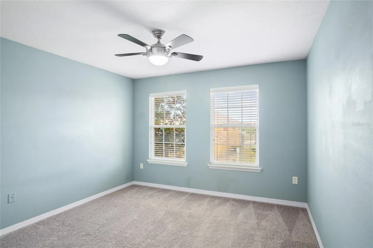 Slide show image of the Orlando Florida Home for Sale 37