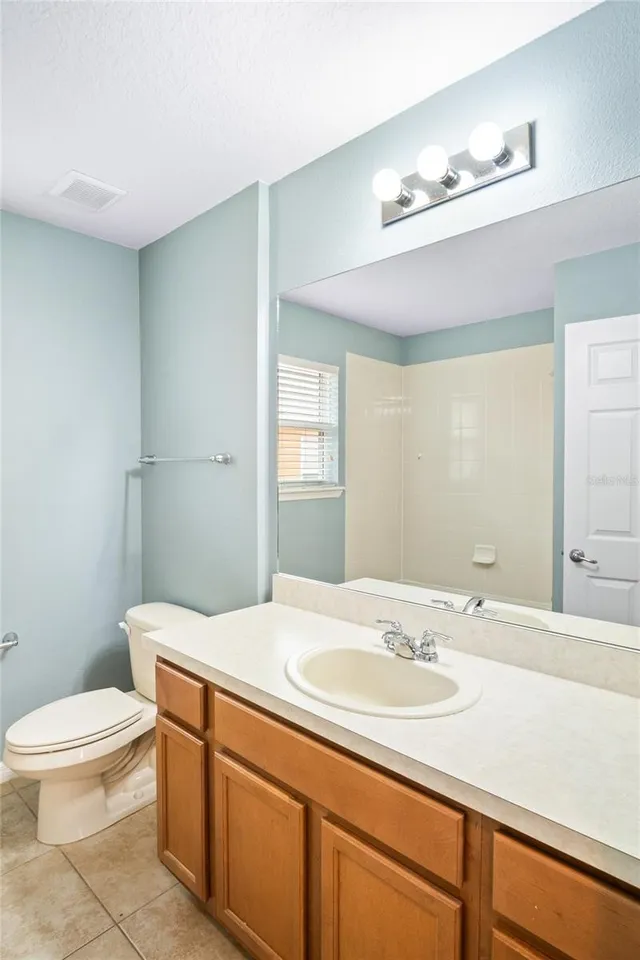Slide show image of the Orlando Florida Home for Sale 39