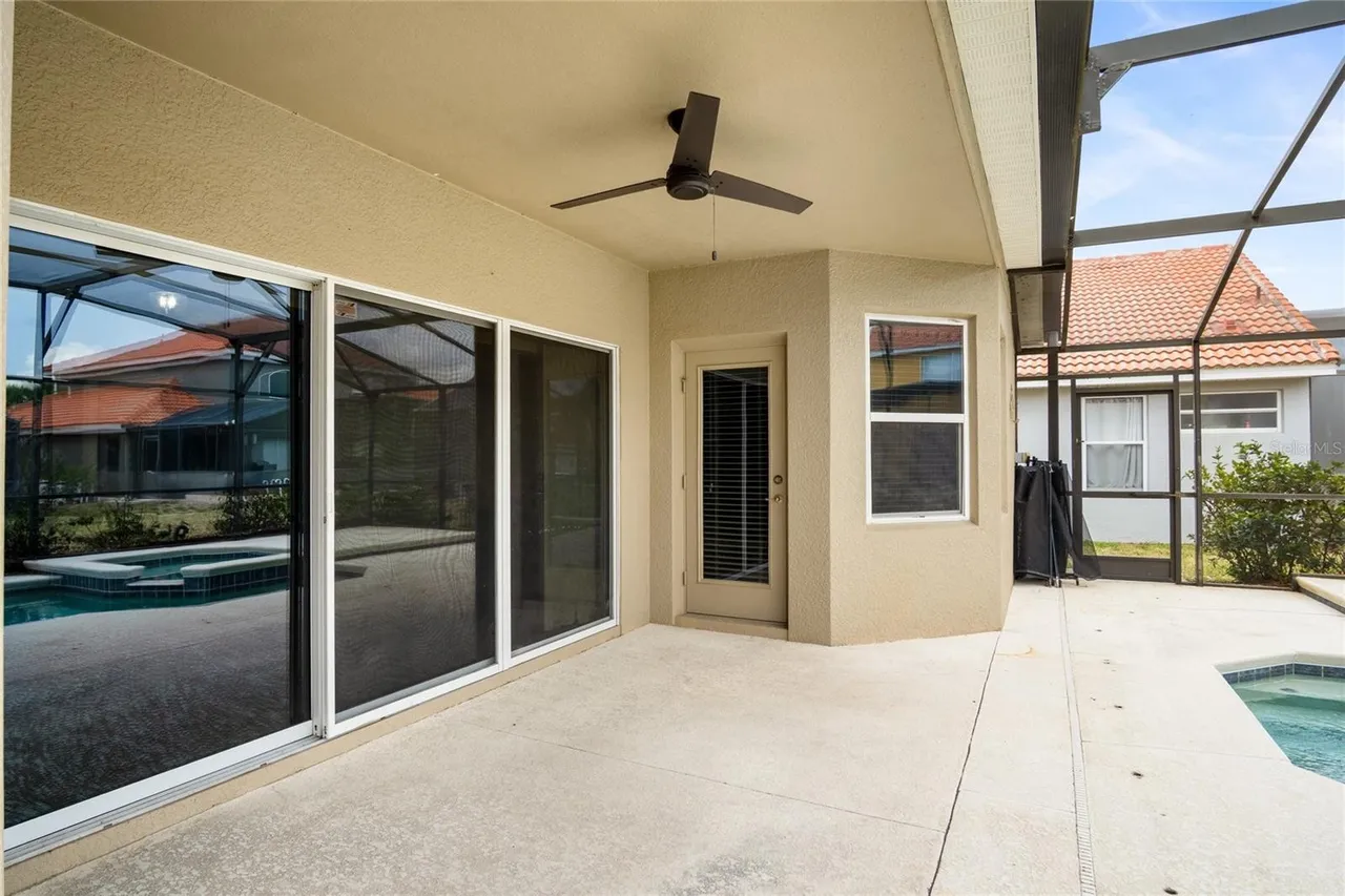 Slide show image of the Orlando Florida Home for Sale 42