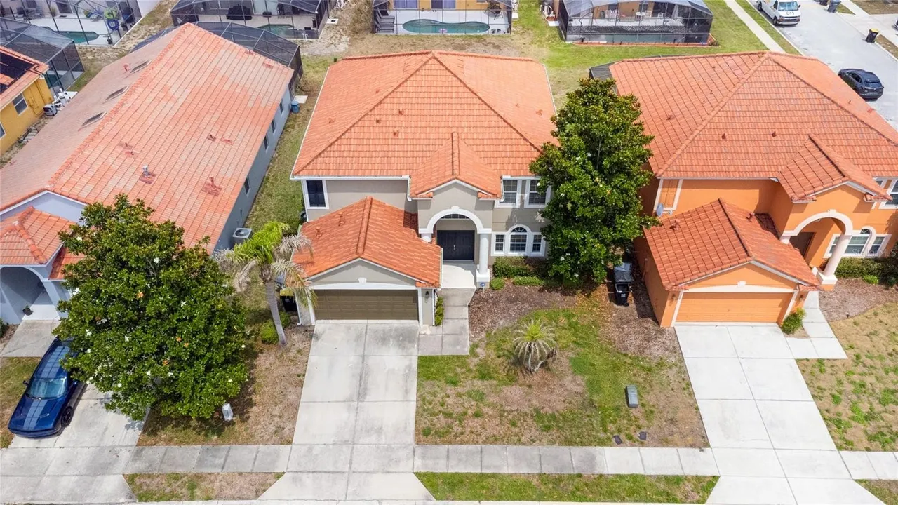 Slide show image of the Orlando Florida Home for Sale 51