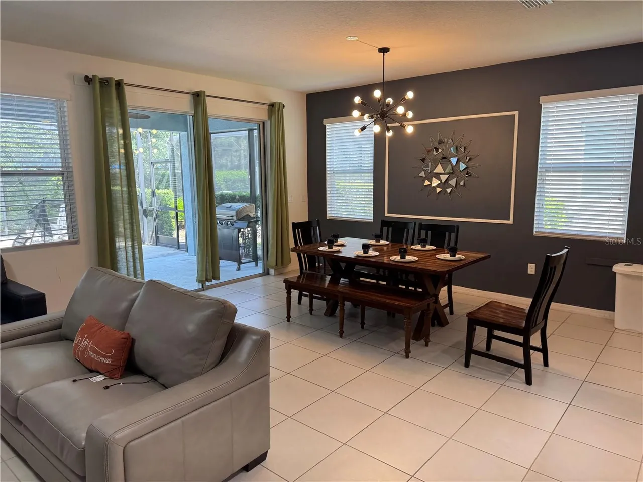 Slide show image of the Orlando Florida Home for Sale 13