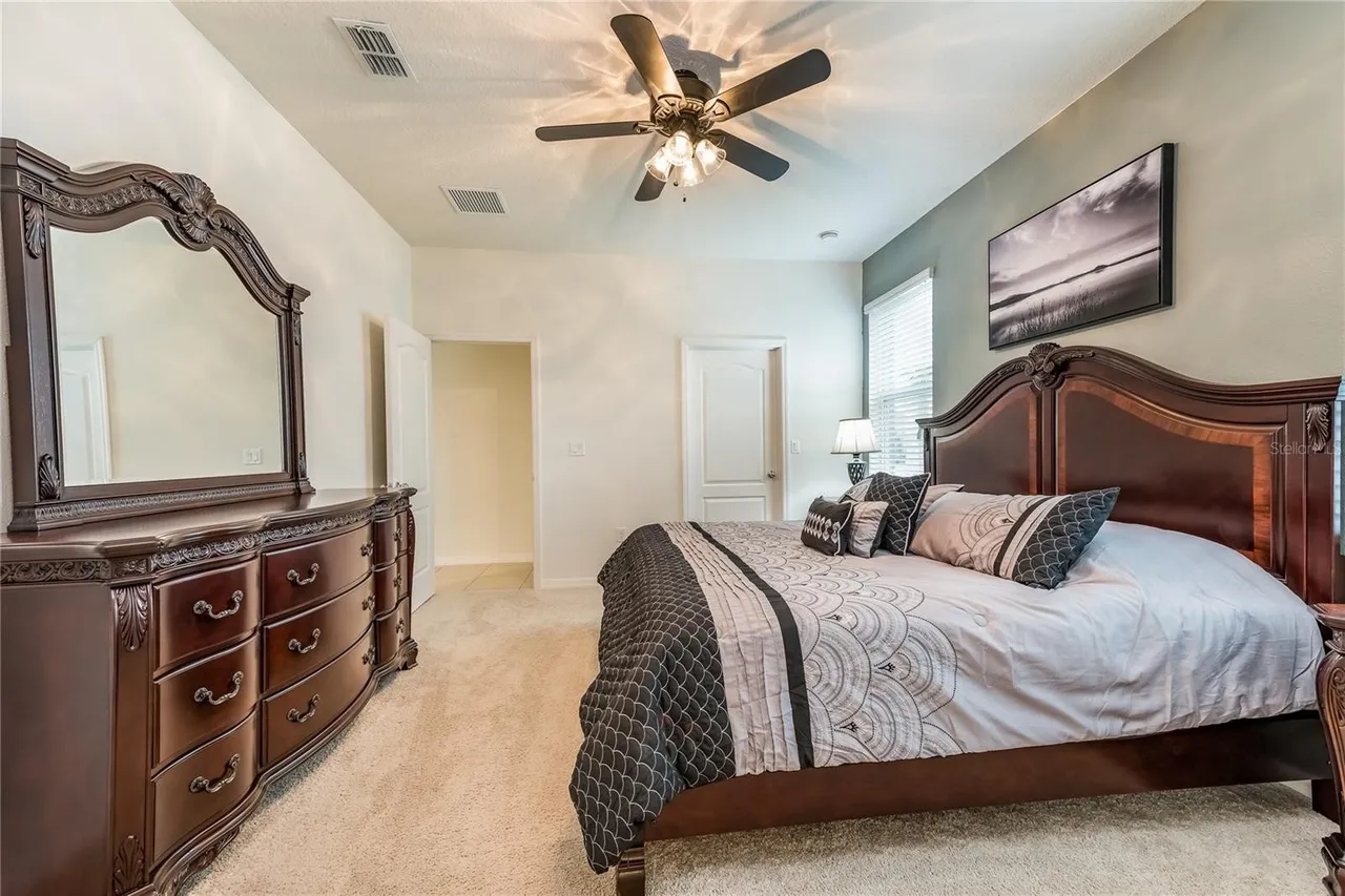 Slide show image of the Orlando Florida Home for Sale 15