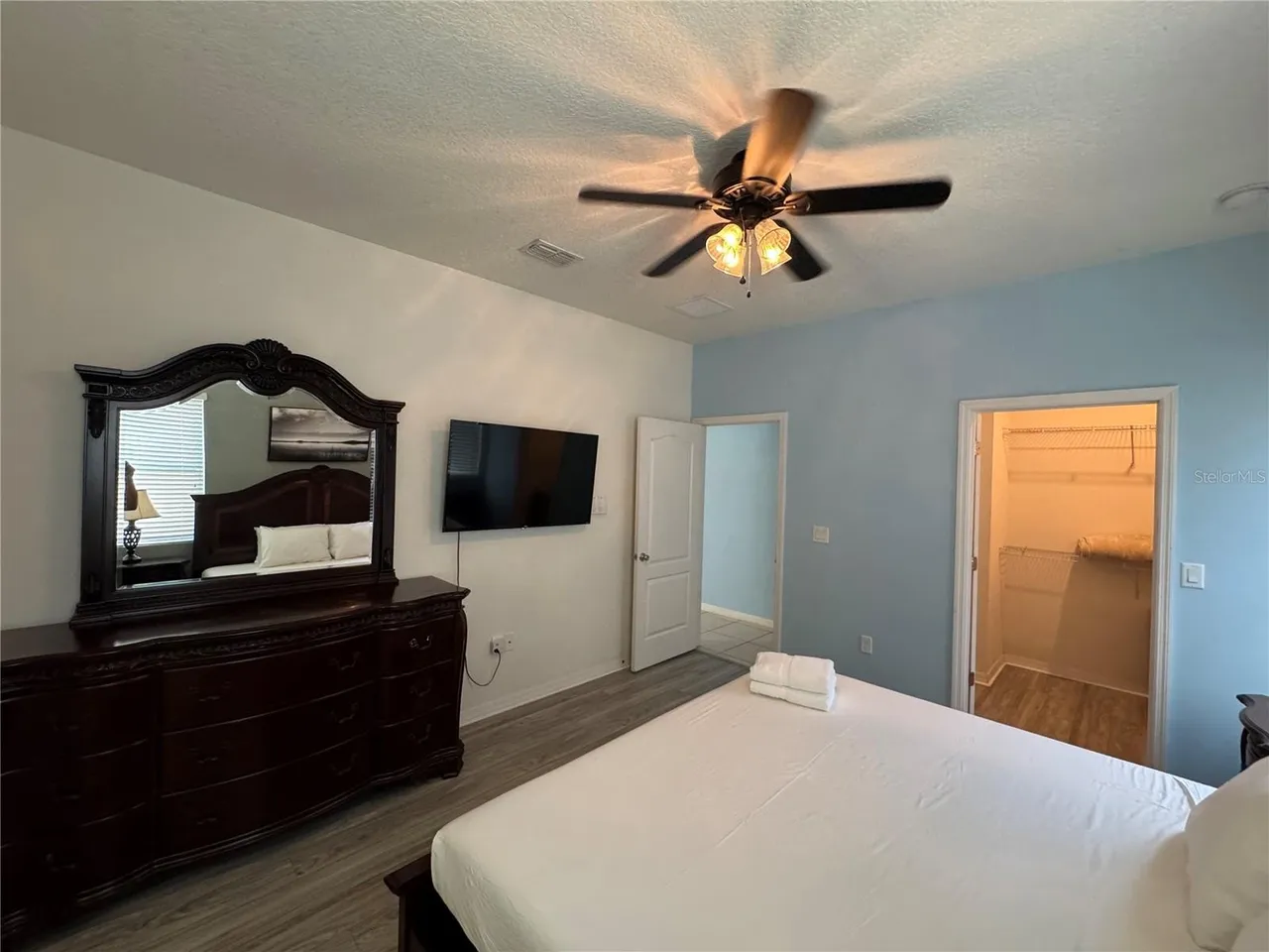 Slide show image of the Orlando Florida Home for Sale 16