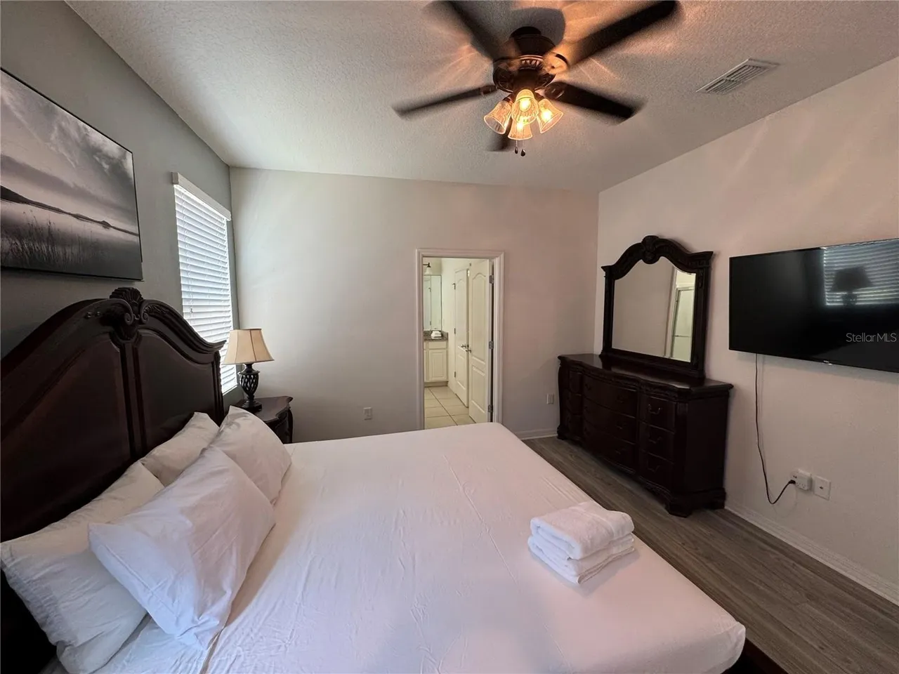 Slide show image of the Orlando Florida Home for Sale 17