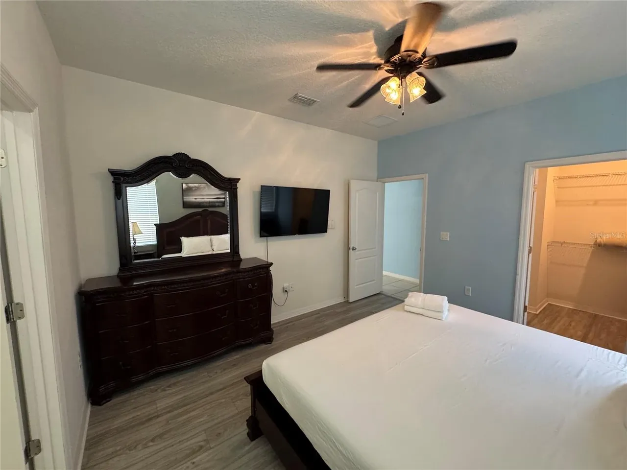 Slide show image of the Orlando Florida Home for Sale 18