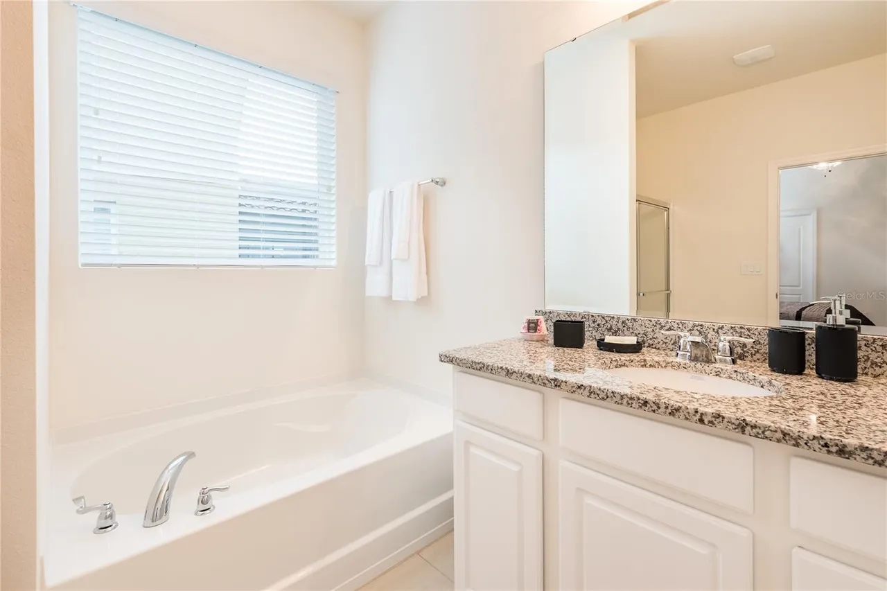 Slide show image of the Orlando Florida Home for Sale 20