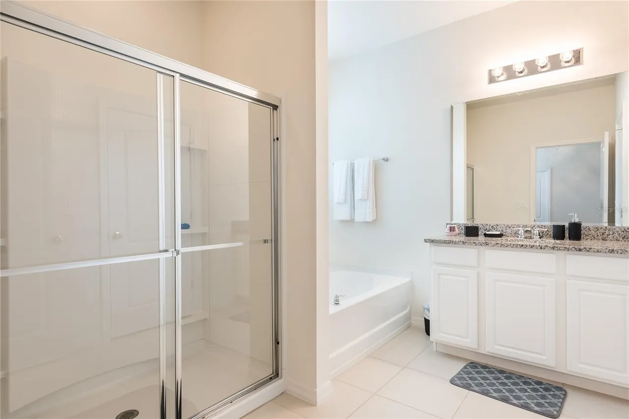 Slide show image of the Orlando Florida Home for Sale 21