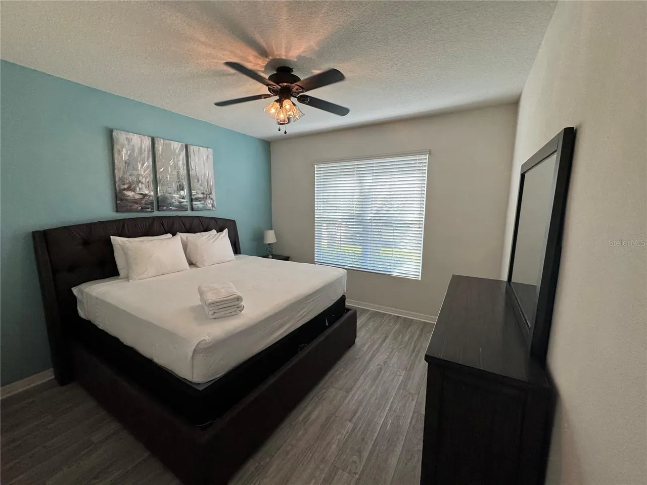 Slide show image of the Orlando Florida Home for Sale 24