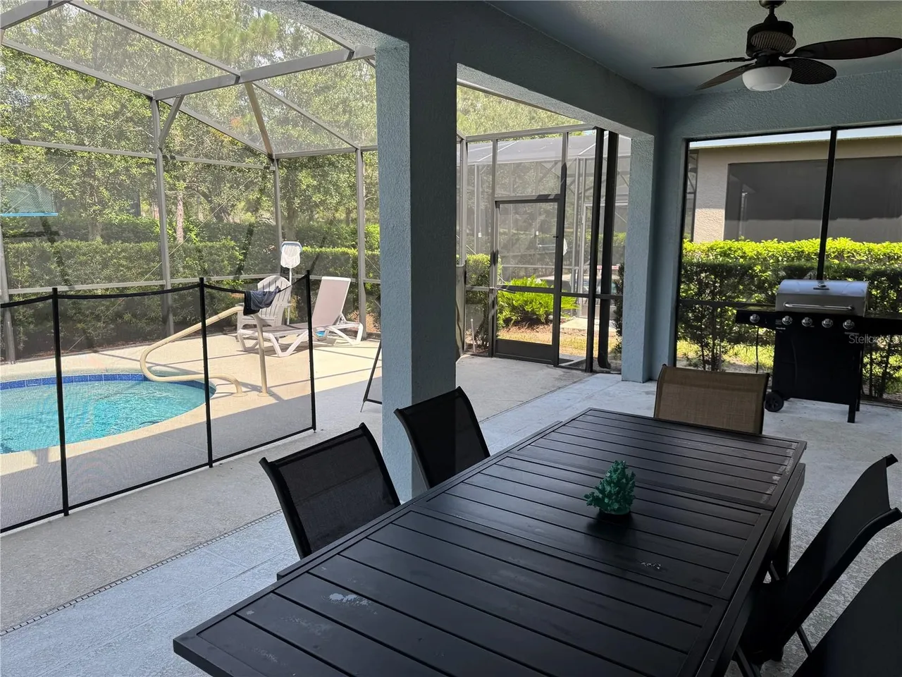 Slide show image of the Orlando Florida Home for Sale 27