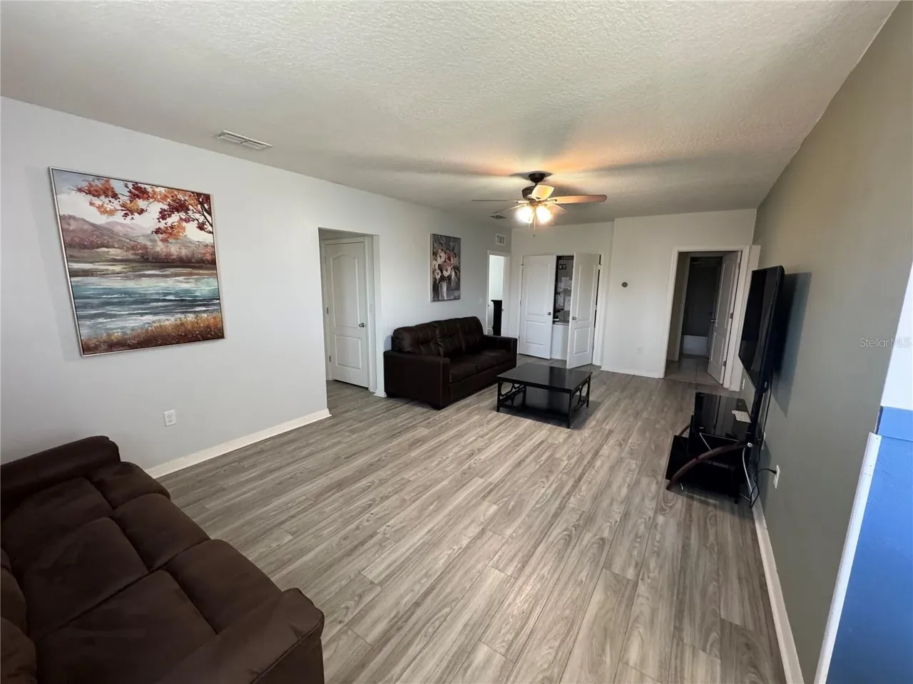 Slide show image of the Orlando Florida Home for Sale 30