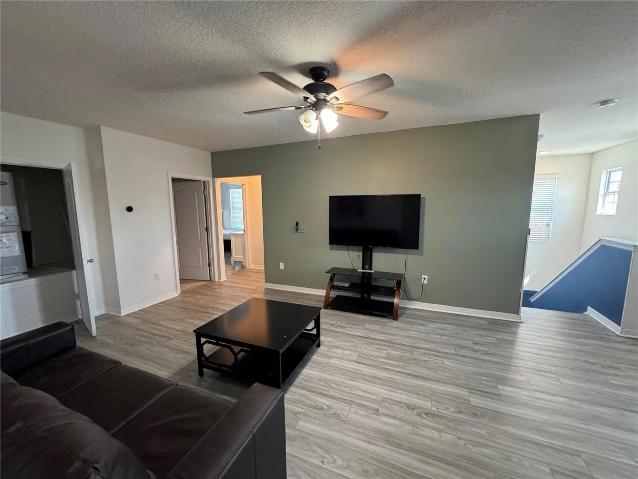 Slide show image of the Orlando Florida Home for Sale 33