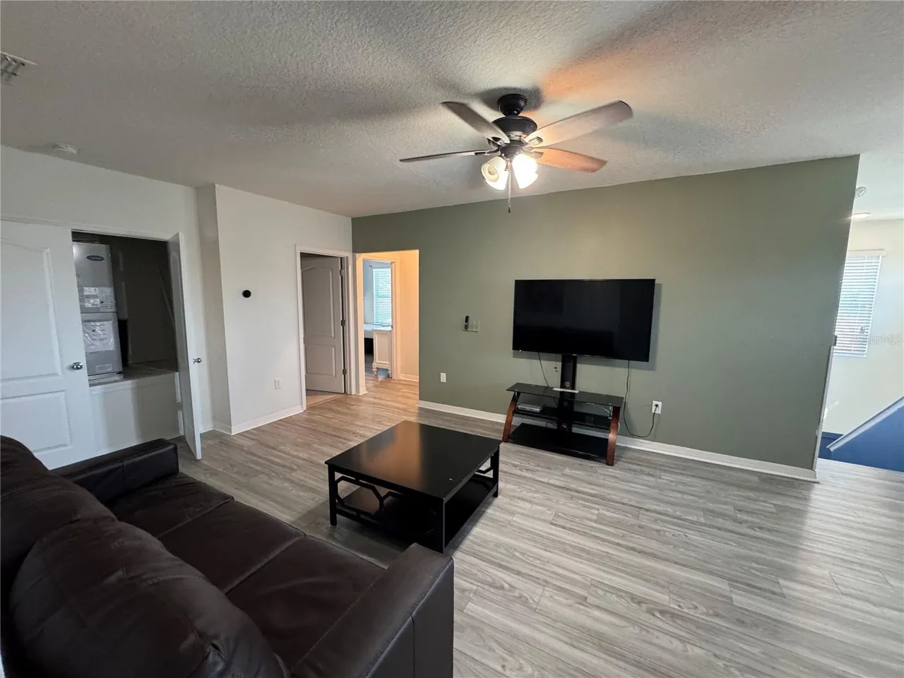 Slide show image of the Orlando Florida Home for Sale 34