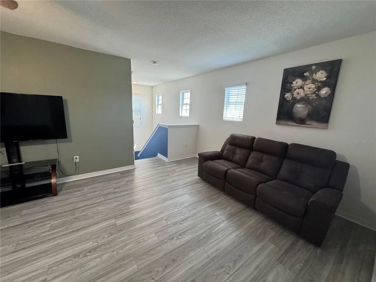 Slide show image of the Orlando Florida Home for Sale 35