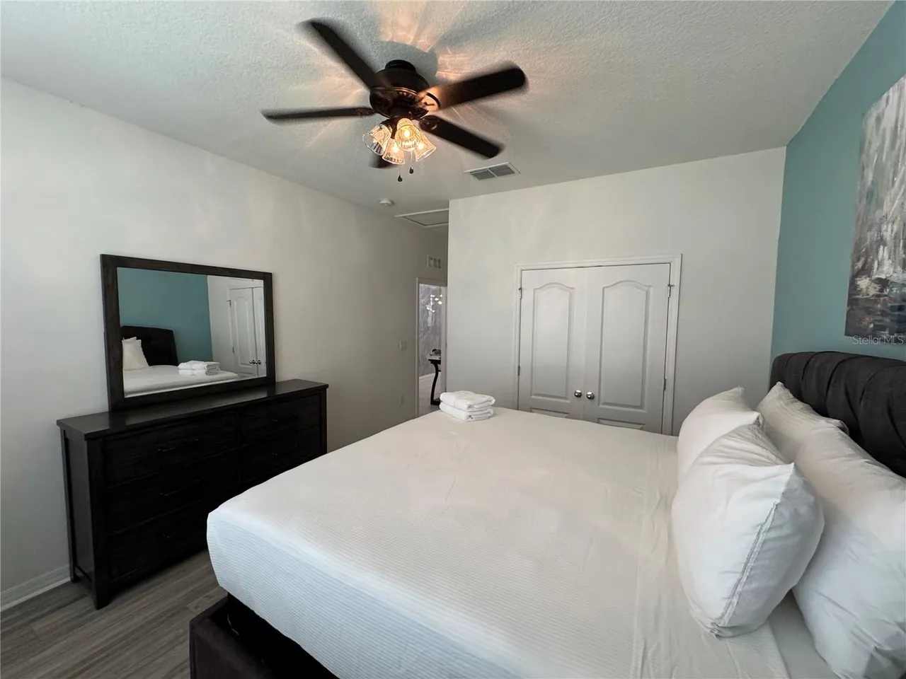 Slide show image of the Orlando Florida Home for Sale 37