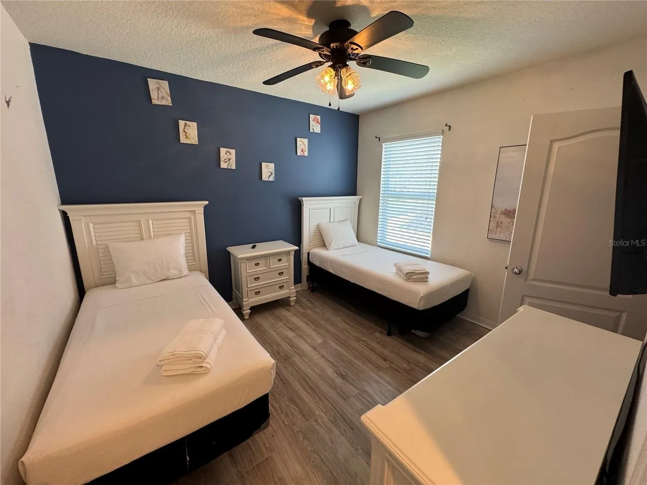 Slide show image of the Orlando Florida Home for Sale 41