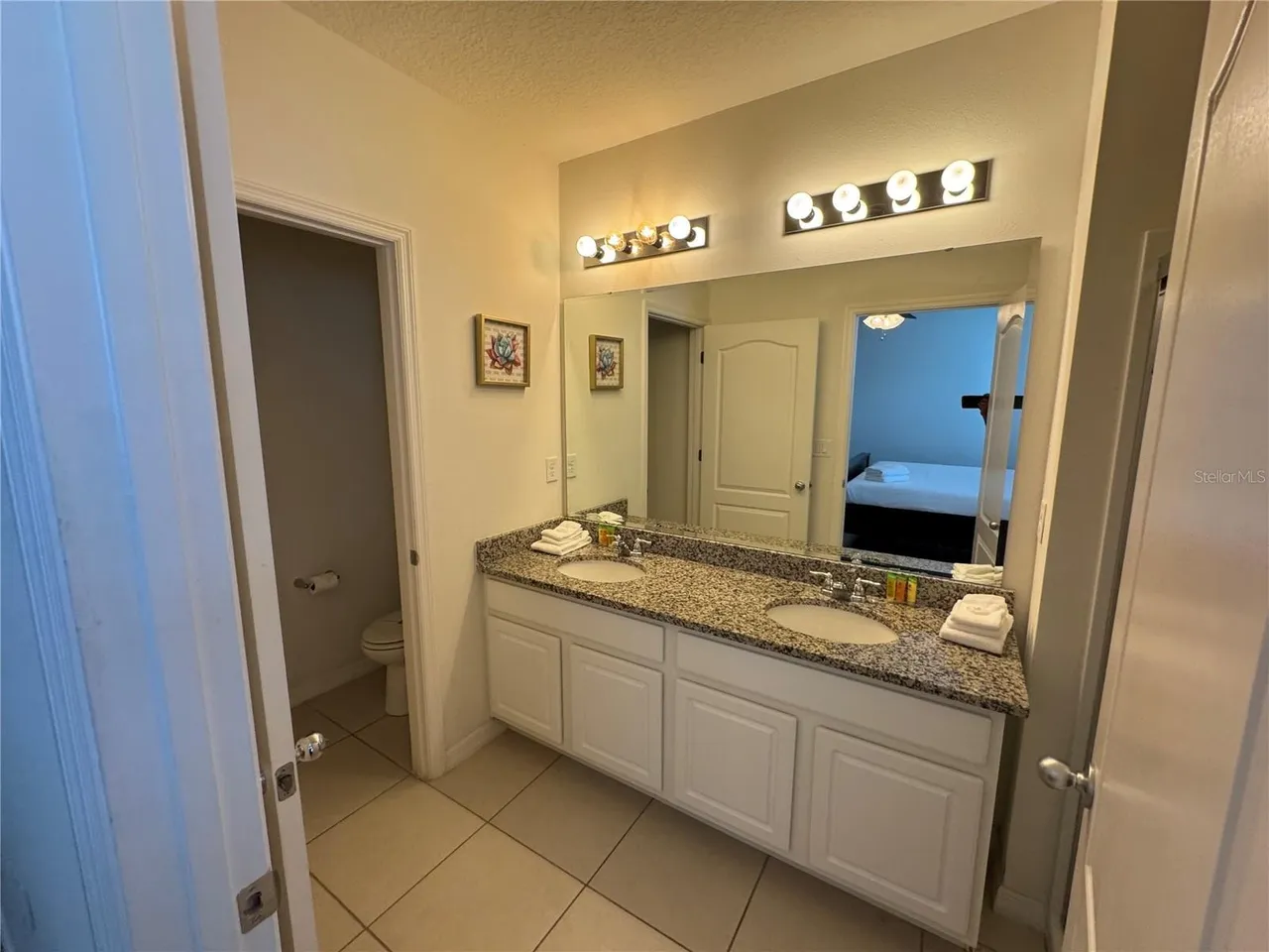 Slide show image of the Orlando Florida Home for Sale 47