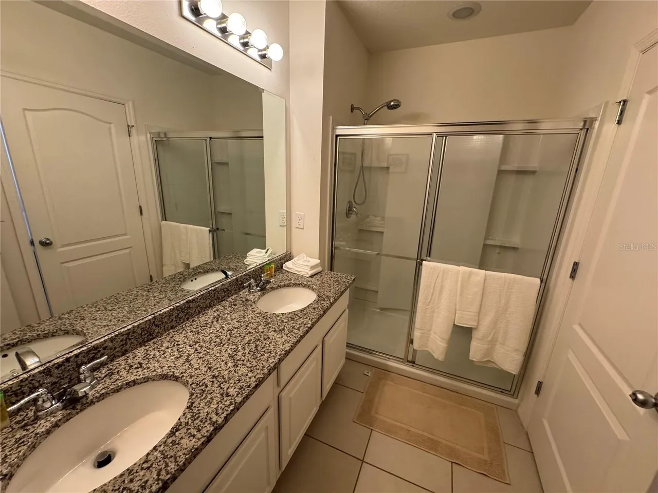 Slide show image of the Orlando Florida Home for Sale 48
