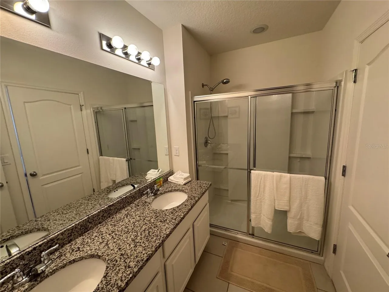 Slide show image of the Orlando Florida Home for Sale 49