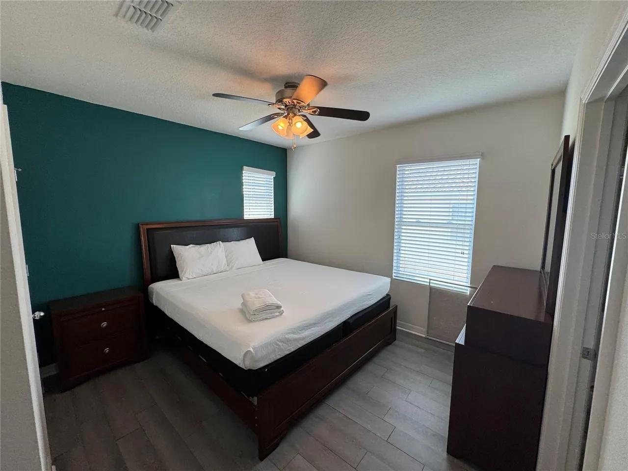 Slide show image of the Orlando Florida Home for Sale 50